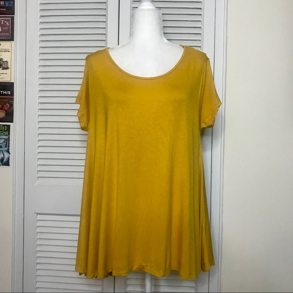 NWOT Oversized Shirt w/ Lace Back by Ezra - Picture 2 of 4